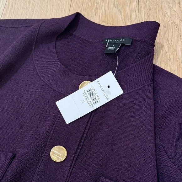 Elegant Purple dress with Gold Buttons - Picture 2 of 2